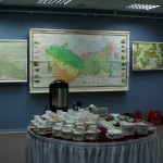 GIS päeva tordisöömine RR-i näitusesaalis
